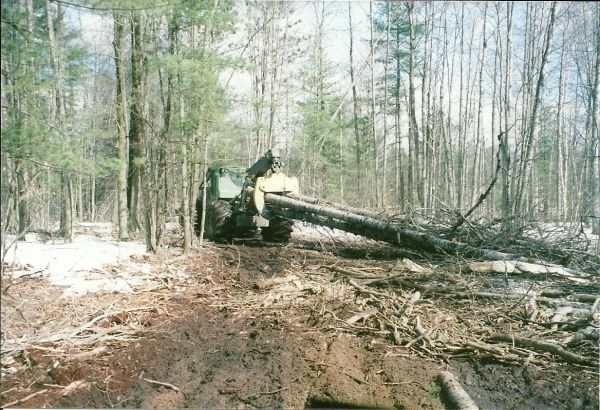 scan0003
Tree Length Skidding Aspen1, Holcomb/Allen timber harvest, 4/11
