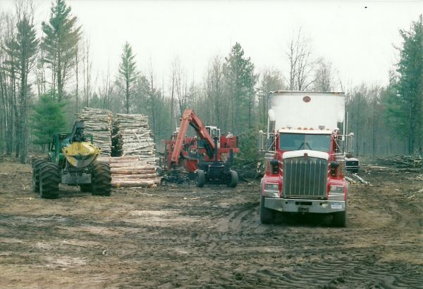 scan0008
Chipping top wood; Holcomb/Allen timber harvest, 5/11
