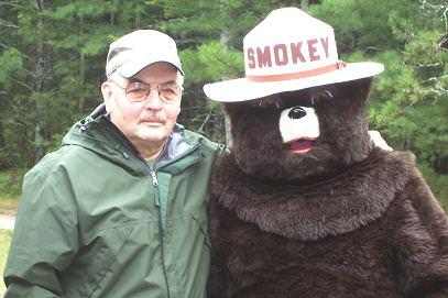 smokey_bear_&_ron2
Smokey Bear and Ron At HMNF 100th, 8/09
