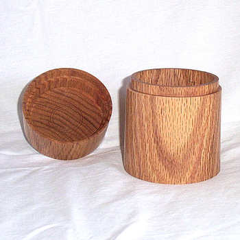 Lidded Box made from the old Barker Oak tree - 013
