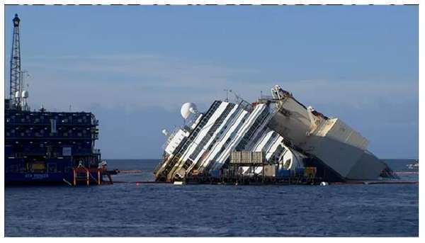 Costa Concordia
1730 pm after 10 hours of jacking. All reported going well and no cracks or breaking apart as some had predicted will happen.
