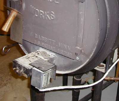 Boiler_Draft_damper_control
Motorized damper controlled by the aquastat, closing the air when temp reaches 180°
Keywords: Woodboiler