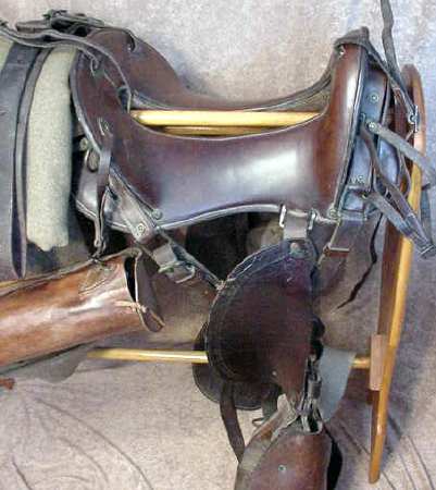 mcclellanSaddle
Showing slot for leather thong
