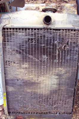 Holed radiator JD450C
Hole in radiator caused by broken fan on JD450C crawler loader
Keywords: OWW JD450 radiator