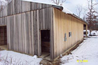 SW weathered
Contrast between wall in full sun and wall shaded by eave after a few months
Keywords: siding poplar barn