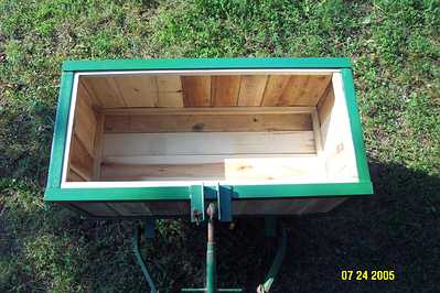 Yardbox5
Yardbox made from 2" angle iron and aspen for mounting on 3 point hitch
Keywords: OWW Yardbox