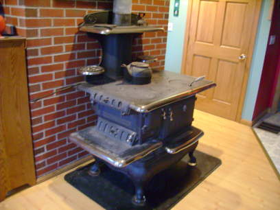this is a well known stove in our area years ago.this is a six burner stove.we use it to keep our house warm all winter.
