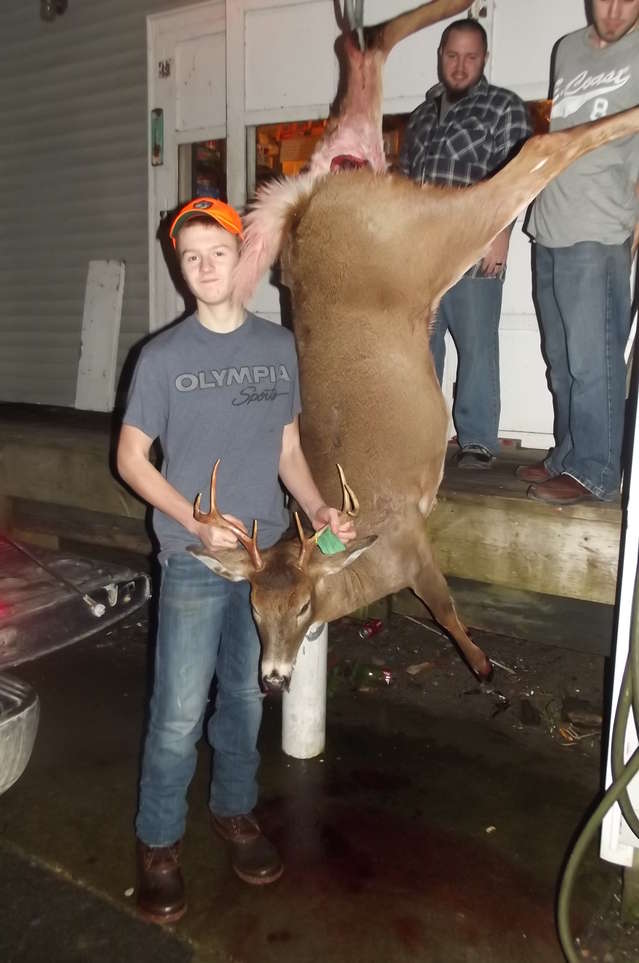 hunter 16 years old,140 pounds buck 2014
