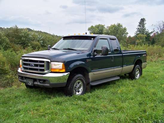 Pick-up
1999 F250 super duty 4X4 diesel four door long box with a fithwheel attachement. 
