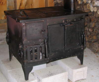 the log drive stove
 This stove was usedon the log drives , it would be transported down river fromcamp to camp every 2 to 4 days . 

