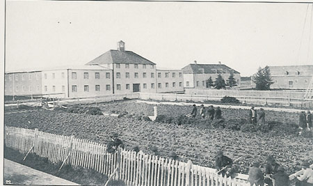 York Factory on the Hayes River in Manitoba
Hudson's Bay Company trading station for over 200 years. Photo 1880

