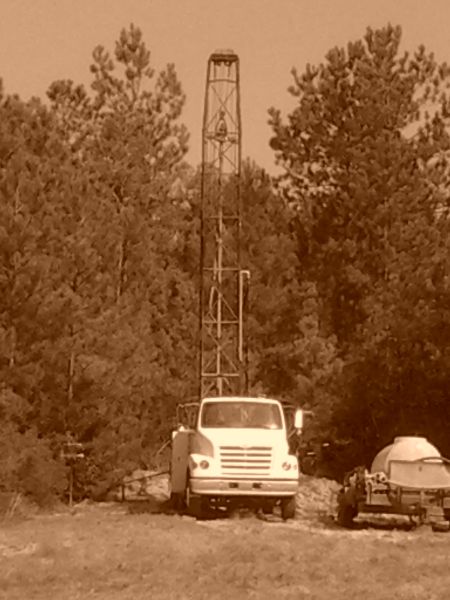 IMG 20110809 160322
Drill Rig on my property.

