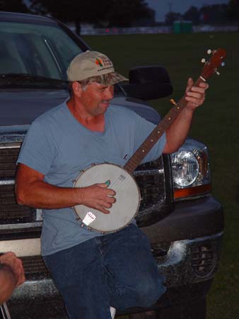 Woodbowl
This guy can pick a banjo.
