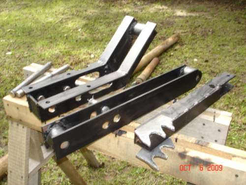 Log turner/clamp sub-assemblies
Frame, lift arm and claw 
