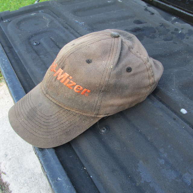 Hat1
