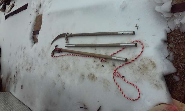 Seymour and sons  saw and pruner
Five dollar yard sale find....
