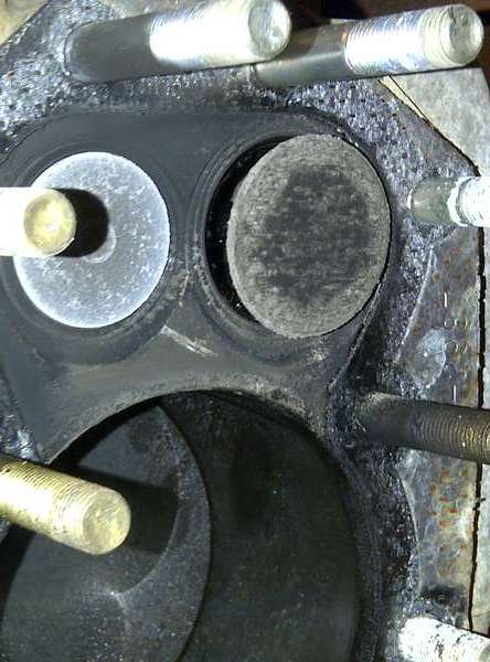 Onan 24HP head gasket replacement
valves_looking_OK 
