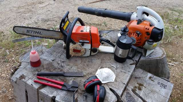 equipment on the stump
