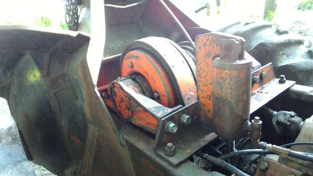 Eaton Winch
After clutch cylinder repacking.
