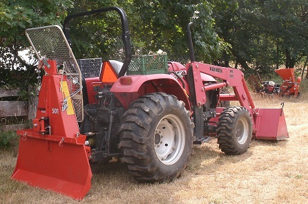 Tractor - Mahindra
